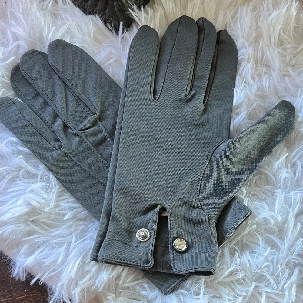 Swarovski Crystal Embellished Grey Gloves NWOT